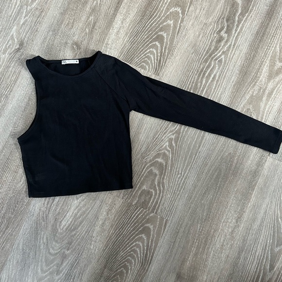 Zara one-sleeve black top - Picture 1 of 3